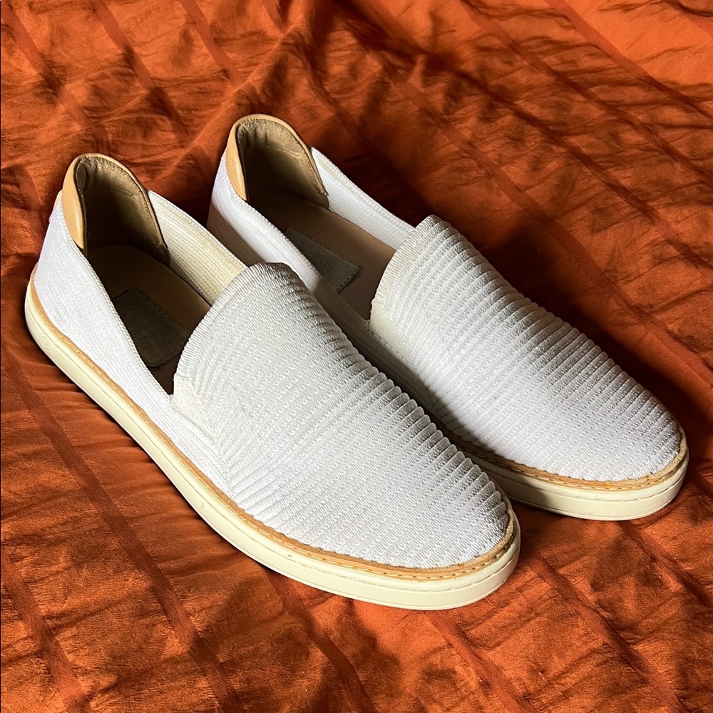 UGG women’s slip on shoe